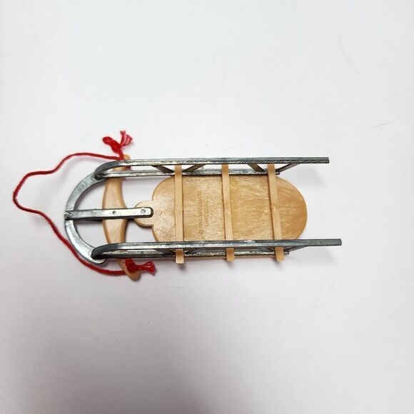 Vintage Hallmark Keepsake Christmas Ornament " Nostalgic Sled" - Picture 4 of 4